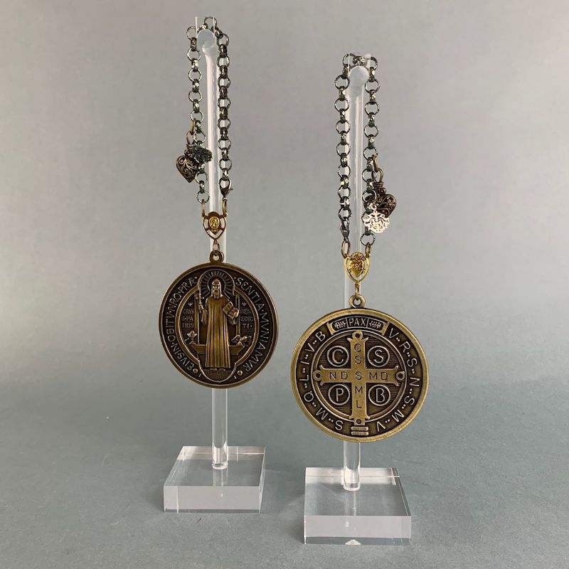 MEDALLÓN DE SAN BENITO