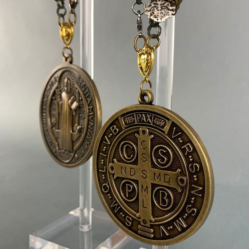 MEDALLÓN DE SAN BENITO - Imagen 3