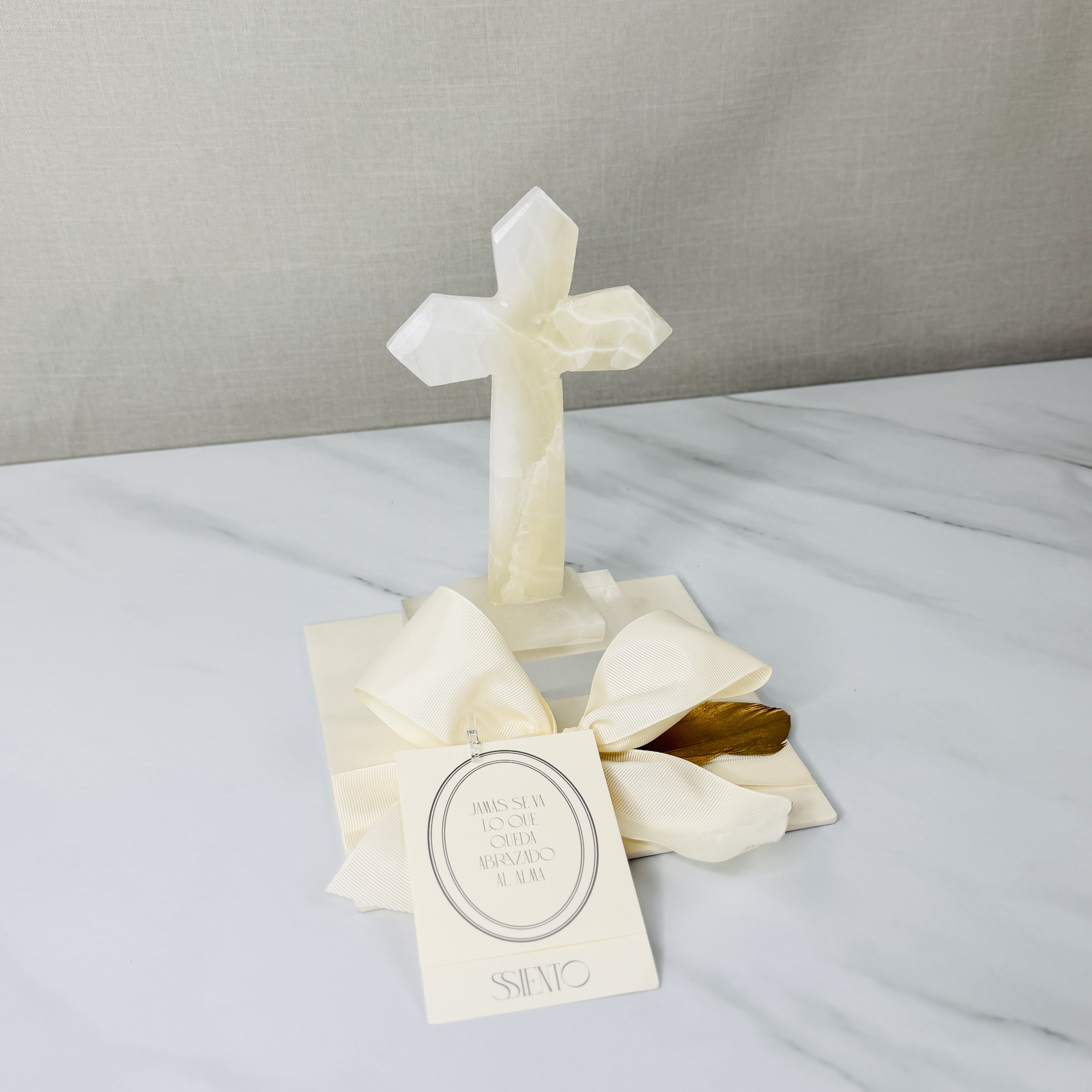 CRUZ DE ÓNIX CON BASE DE ACRÍLICO - Imagen 3