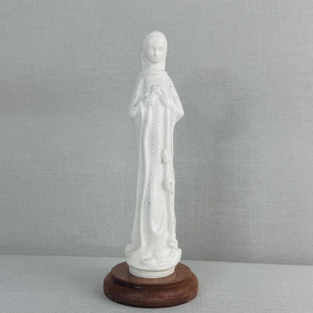 VIRGEN DESATANUDOS DE ARCILLA